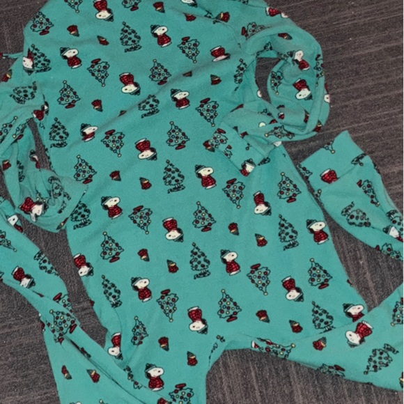 PEANUTS Snoopy Holiday Adult Onesie Pajamas - Picture 5 of 5